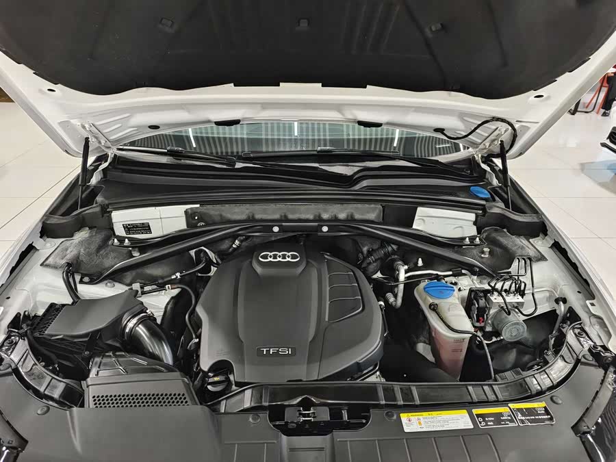 Audi Q5 2017 car image #12