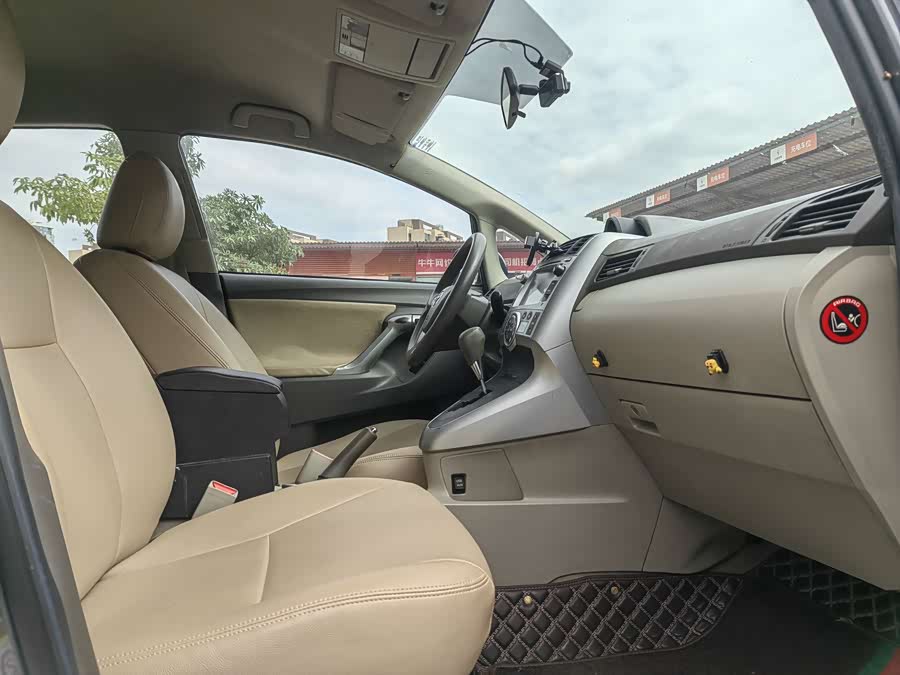 Toyota Reiz 2011 immagine di auto #12