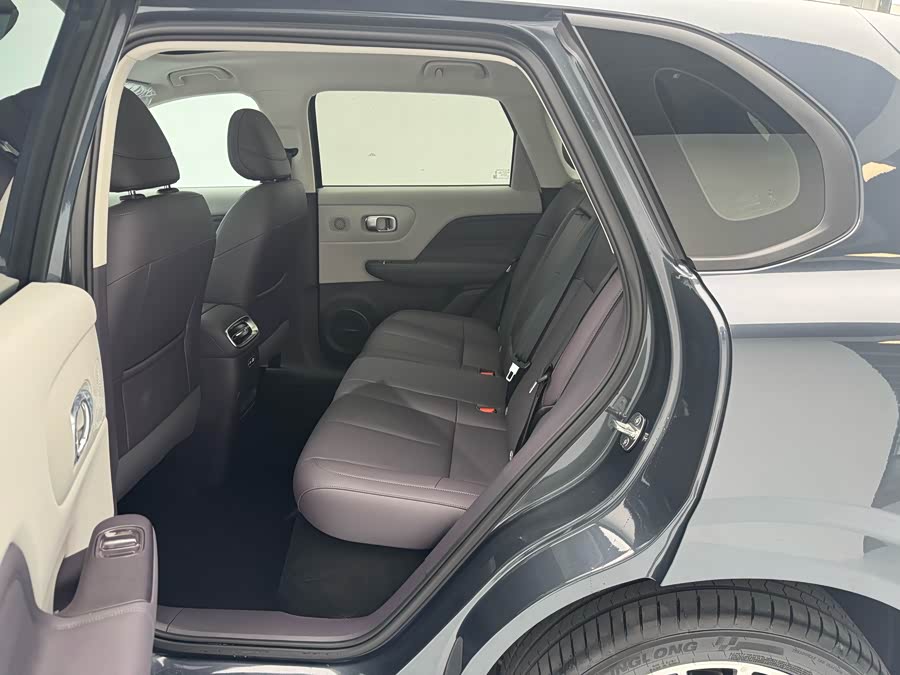 零跑汽车 零跑B10 2025 汽车图片 #12