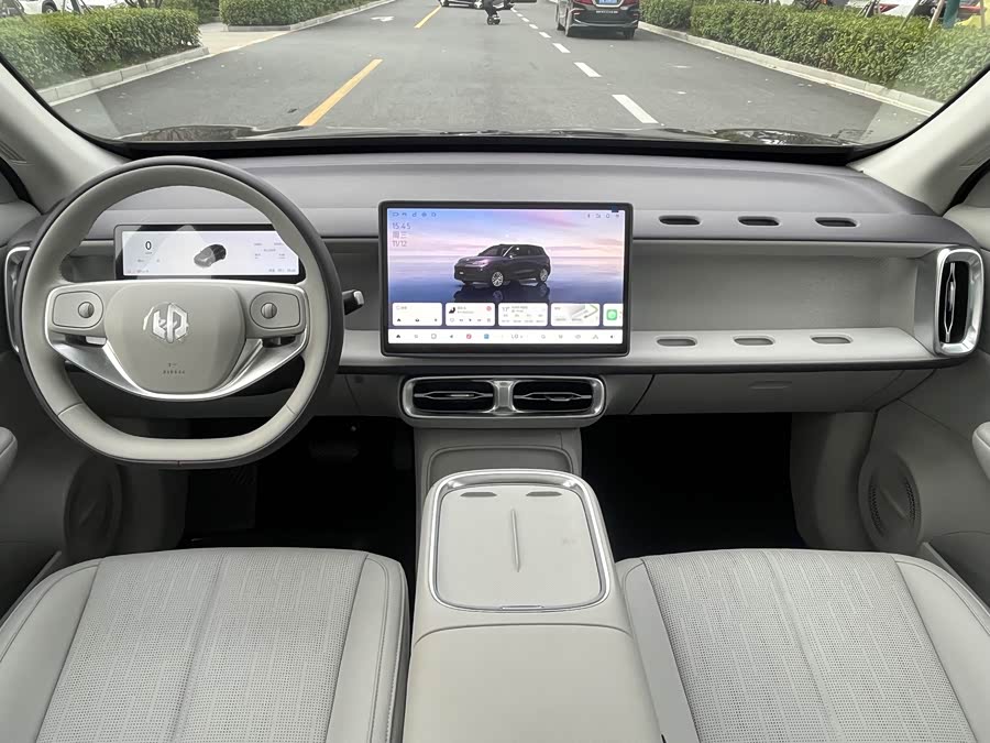 零跑汽车 零跑B10 2025 汽车图片 #12