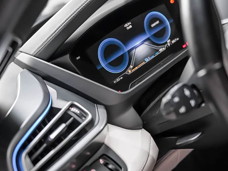 BMW i8 2017 car image #12