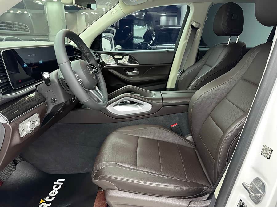 Mercedes-Benz GLS Class 2019 car image #12