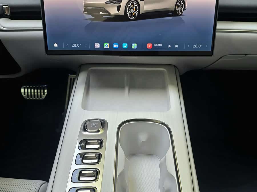 MI SU7 2024 car image #12