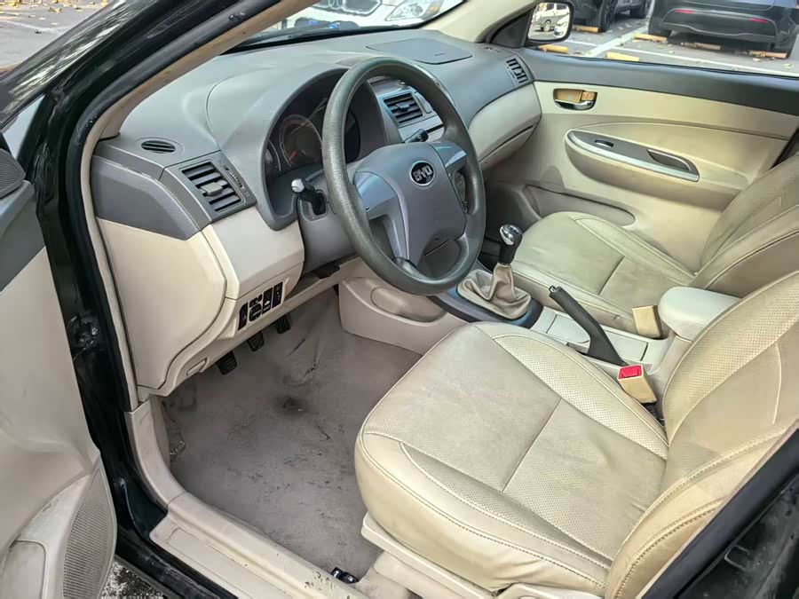 BYD L3 2012 immagine di auto #12