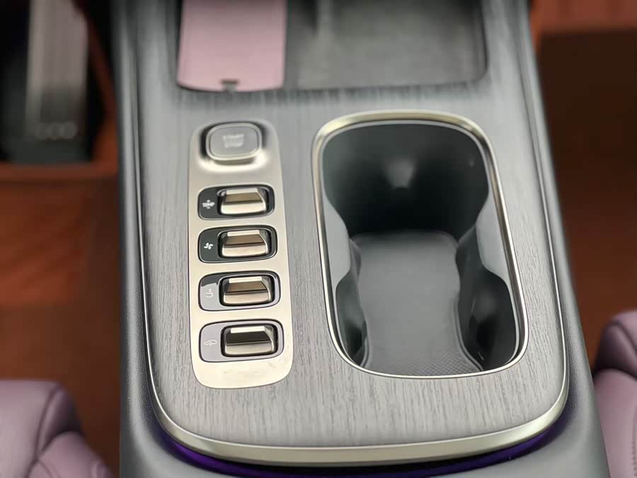 MI SU7 2025 car image #12