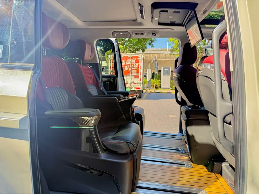 GAC Trumpchi E9 2023 #12 GAC Trumpchi E9 2023 car image #12