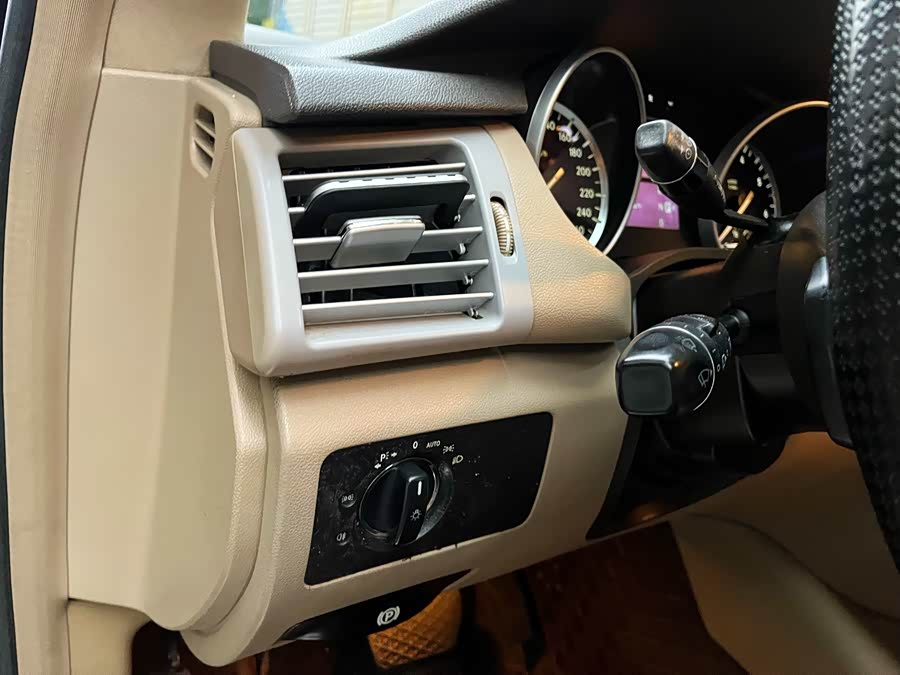 Mercedes-Benz R Class 2013 car image #12