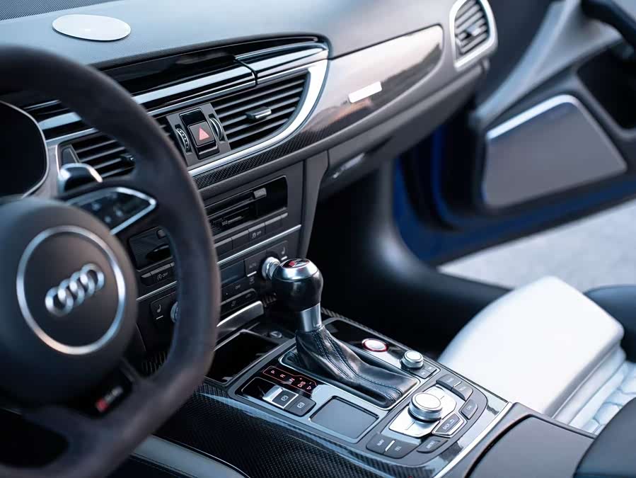 Audi RS 6 2021 immagine di auto #12