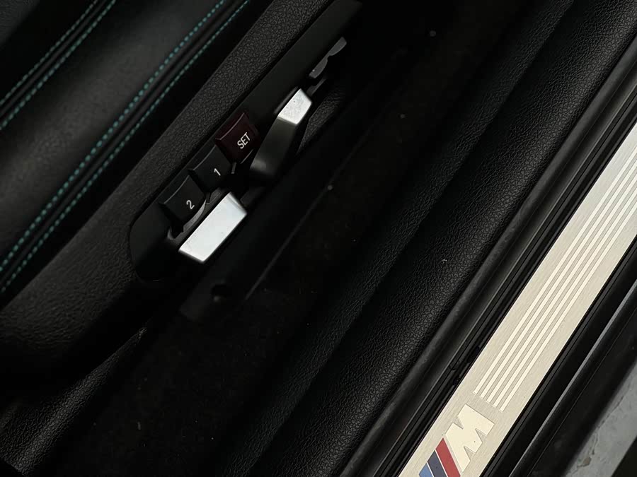 BMW M2 2017 car image #12