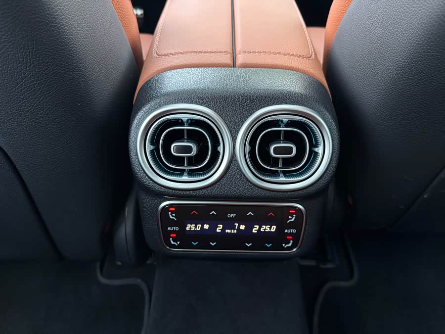 Mercedes-Benz GLC Class 2024 car image #12