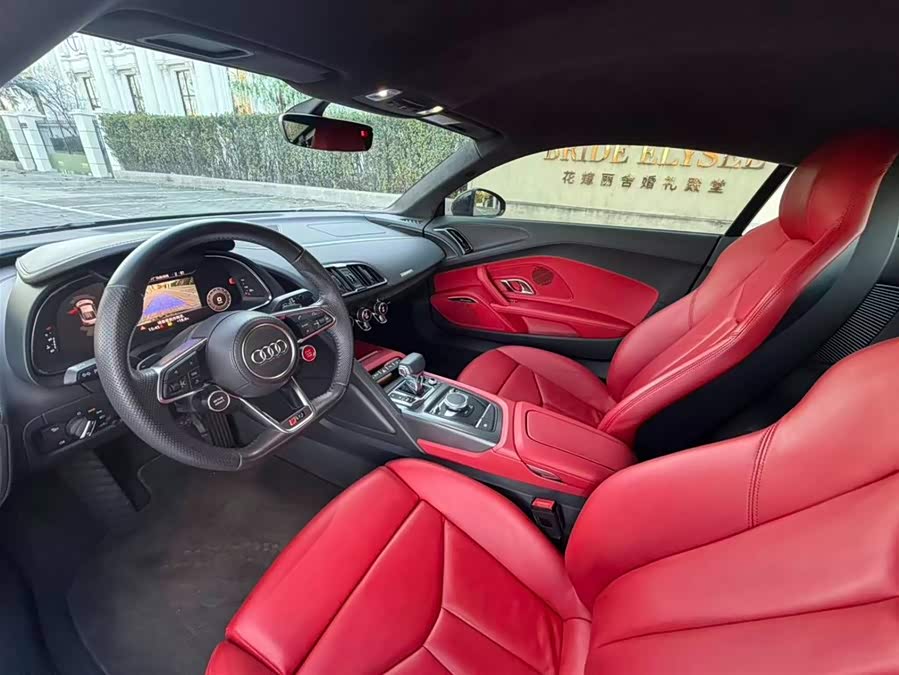 Audi R8 2018 car image #12