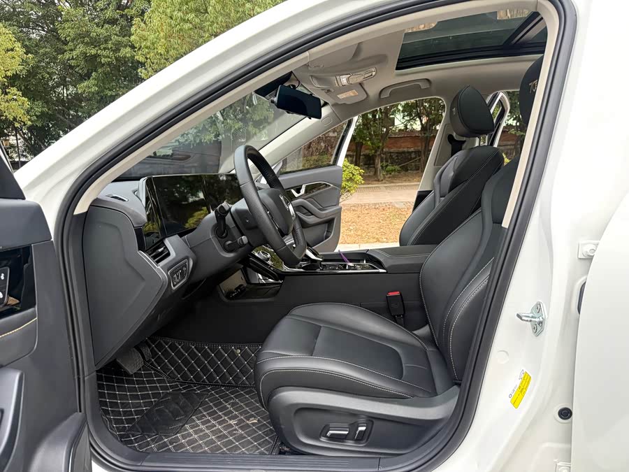 2023 car image #12