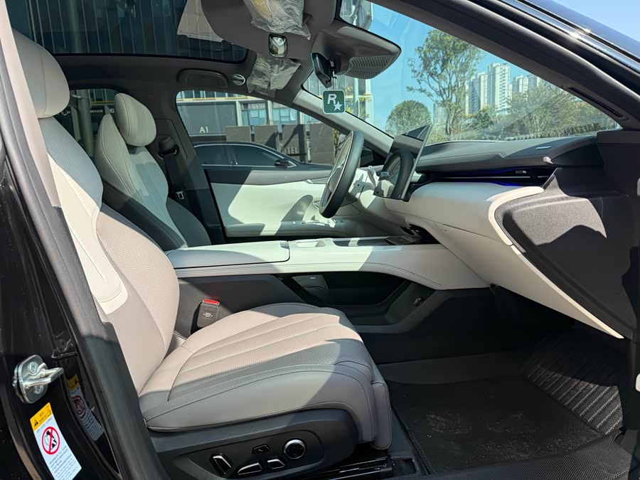 Deepal L07 2025 immagine di auto #12