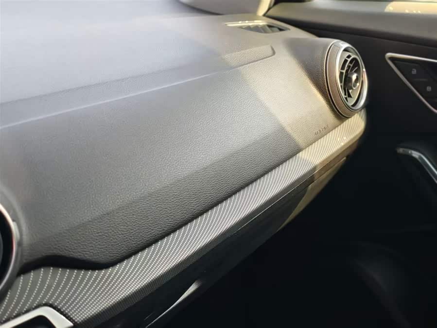 Audi Q2L 2020 изображение автомобиля #12