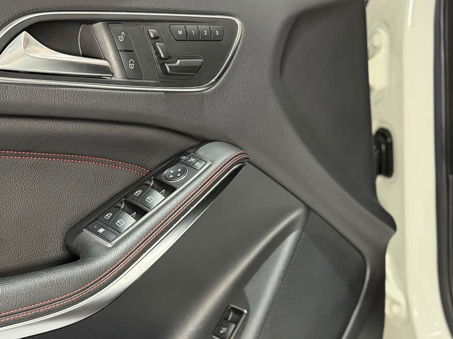 Mercedes-Benz GLA AMG 2015 car image #12