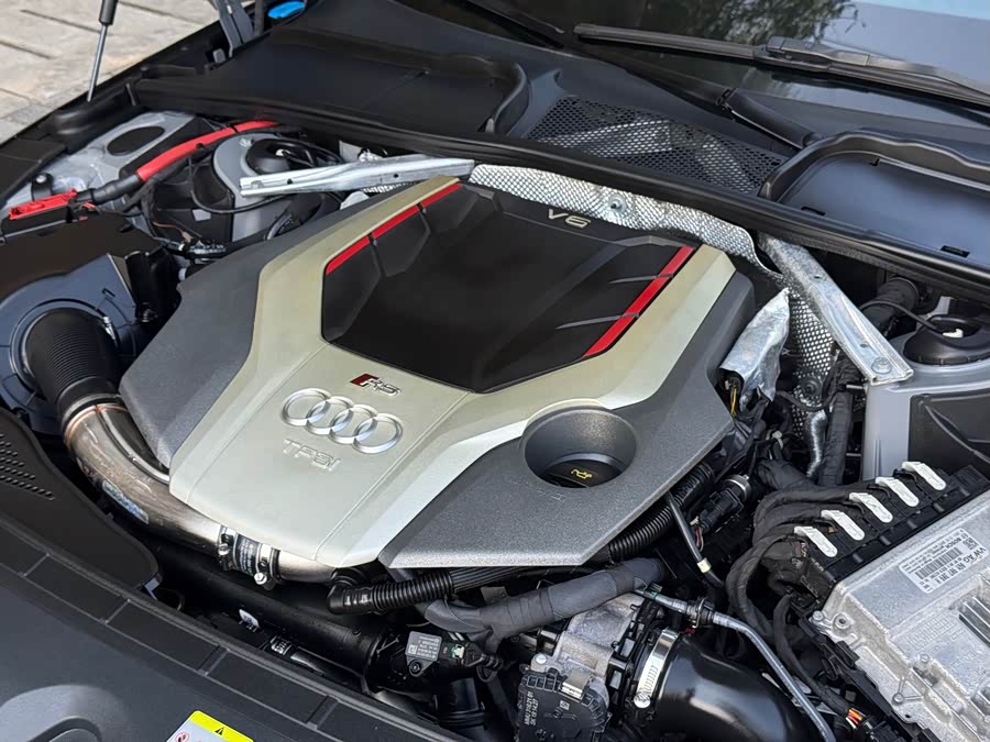 Audi RS 4 2022 immagine di auto #12