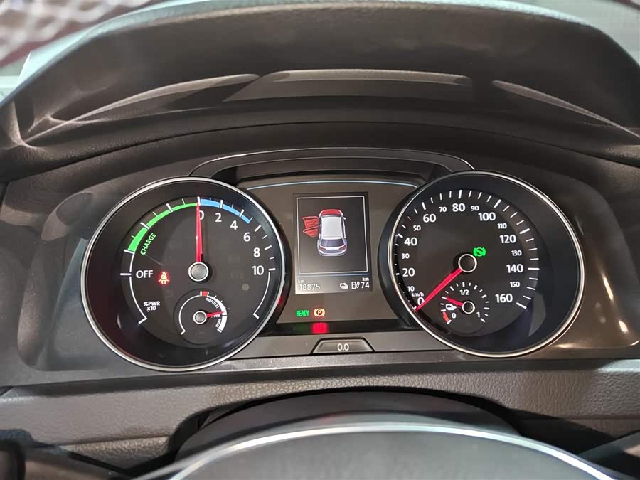 Volkswagen Golf Pure Electric 2020 car image #12