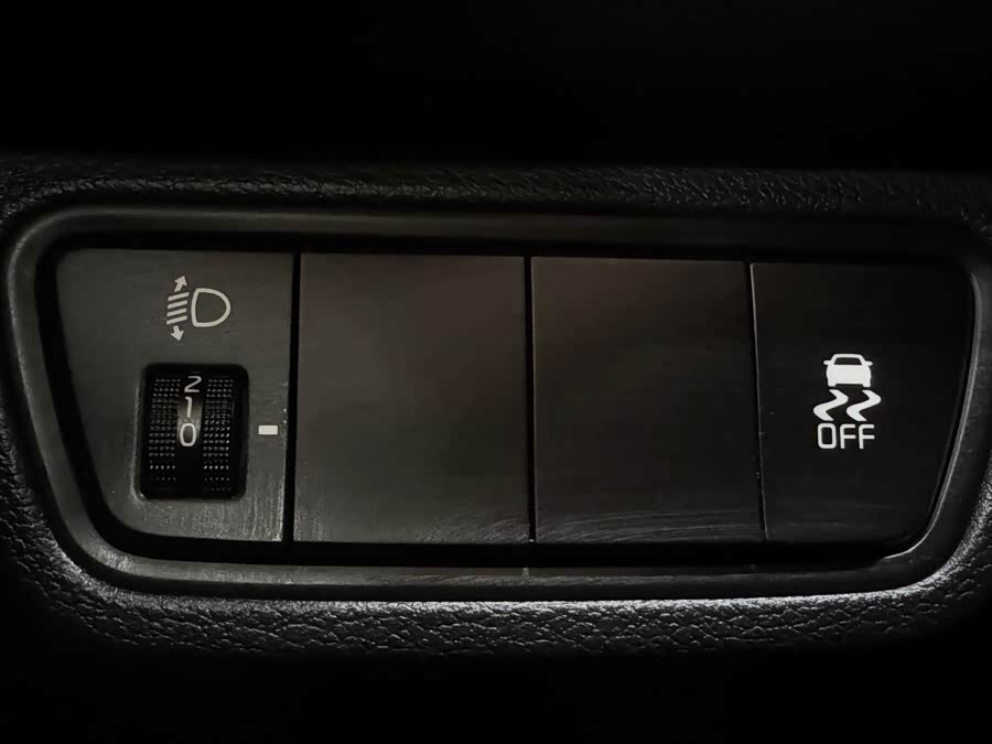 Kia K3 2021 car image #12