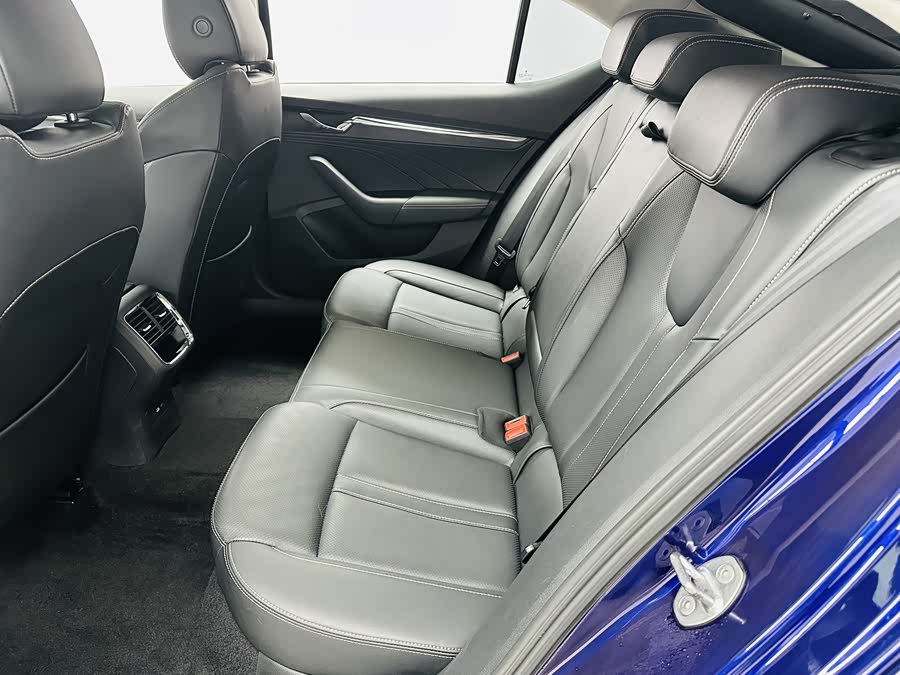 Skoda Octavia 2021 car image #12