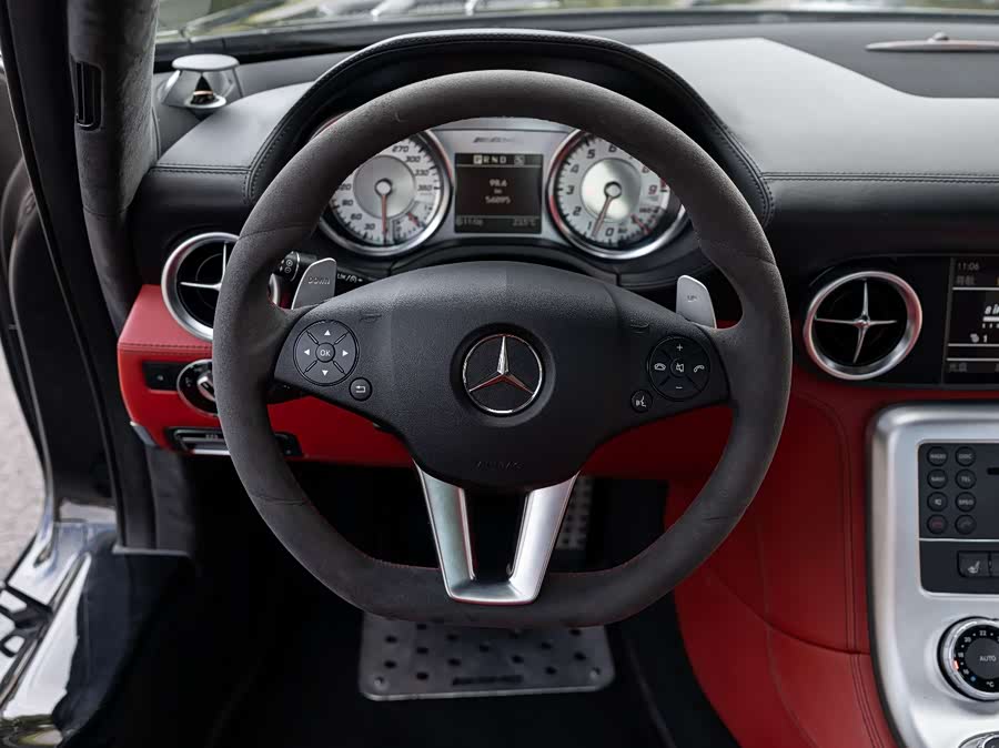 Mercedes-Benz SLS AMG 2015 car image #12