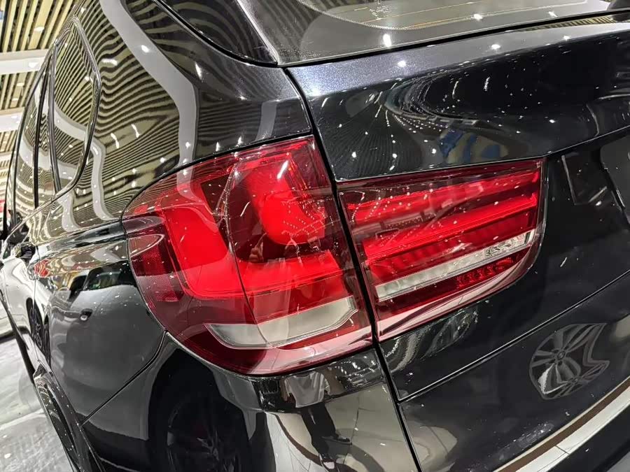 BMW X5 M 2017 car image #12