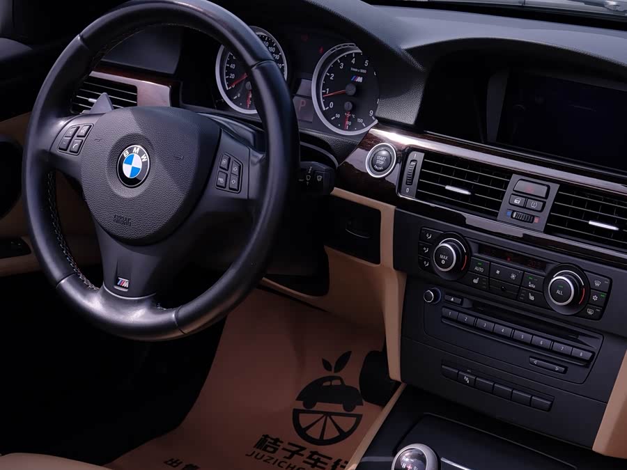 BMW M3 2010 car image #12