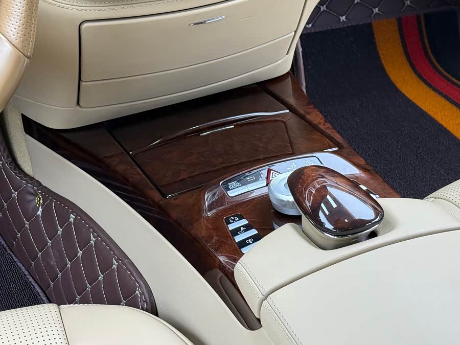 Mercedes-Benz S AMG 2010 car image #12