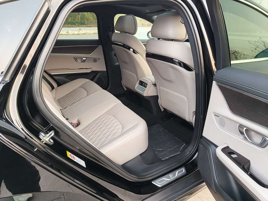BYD Han 2025 #12 BYD Han 2025 car image #12