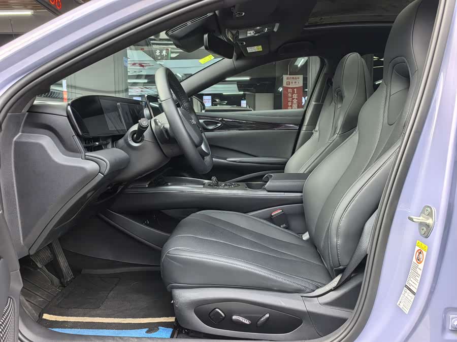 BYD Seal 2025 car image #12