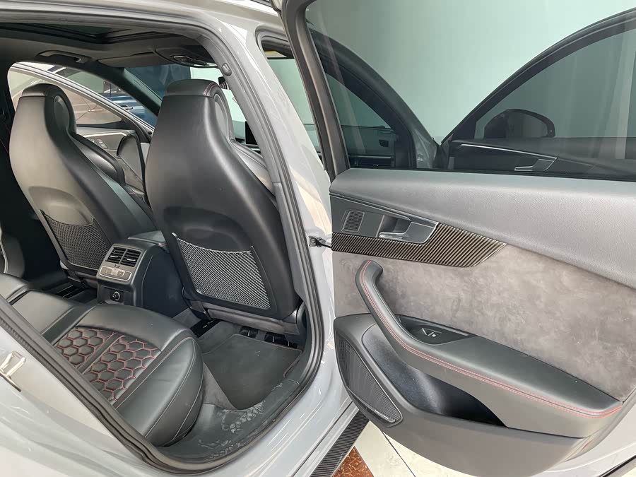 Audi RS 4 2019 immagine di auto #12