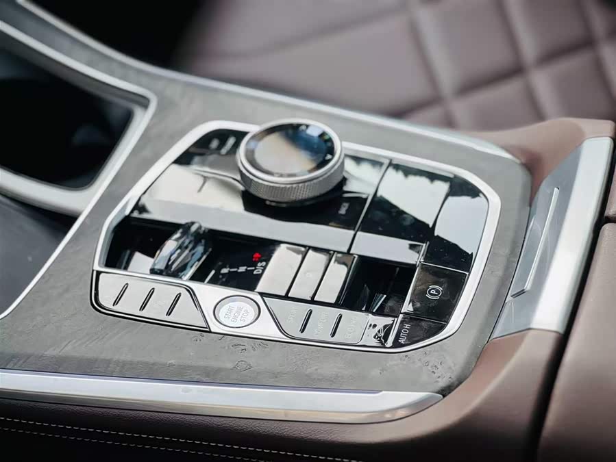 BMW X5 2025 صورة سيارة #12