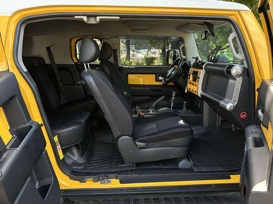 Toyota FJ Cruiser 2018 #12 Toyota FJ Cruiser 2018 car image #12