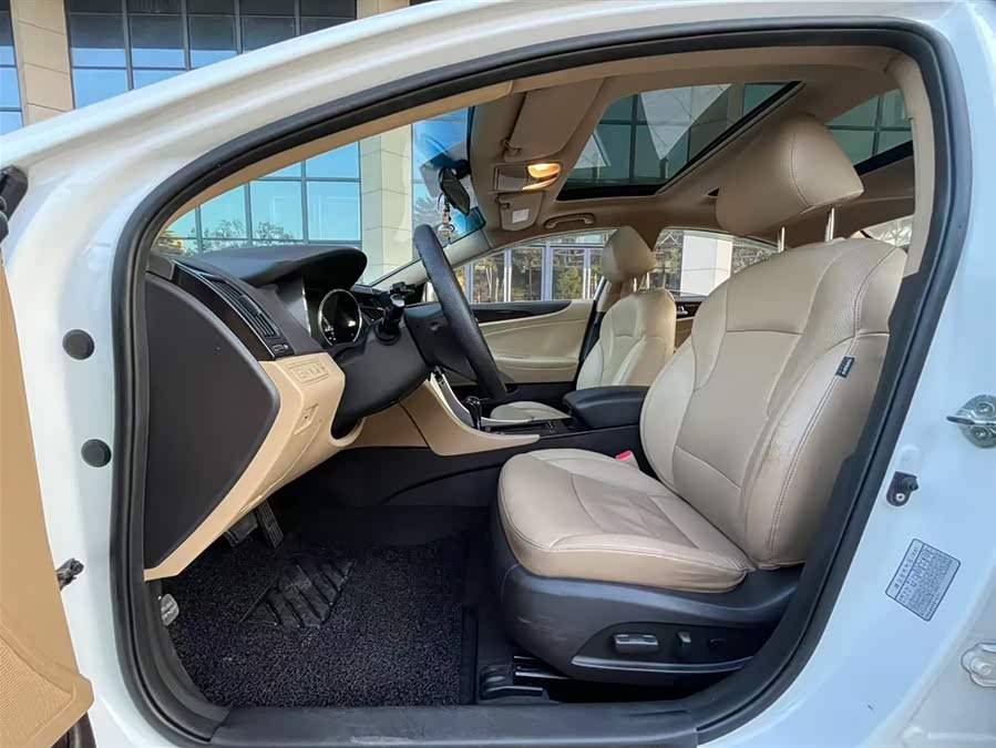 Hyundai Sonata 2014 car image #12