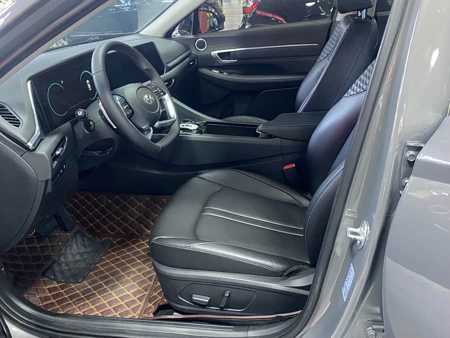 Hyundai Sonata 2022 car image #12