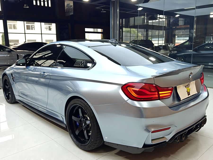 BMW M4 2018 car image #12