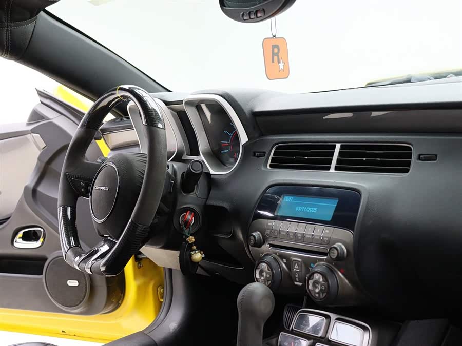 Chevrolet Camaro 2010 car image #12