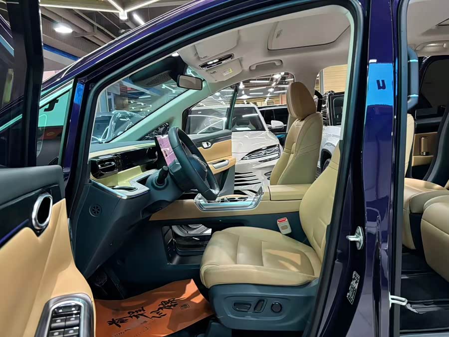 GAC Trumpchi E8 New Energy 2023 #12 GAC Trumpchi E8 New Energy 2023 car image #12