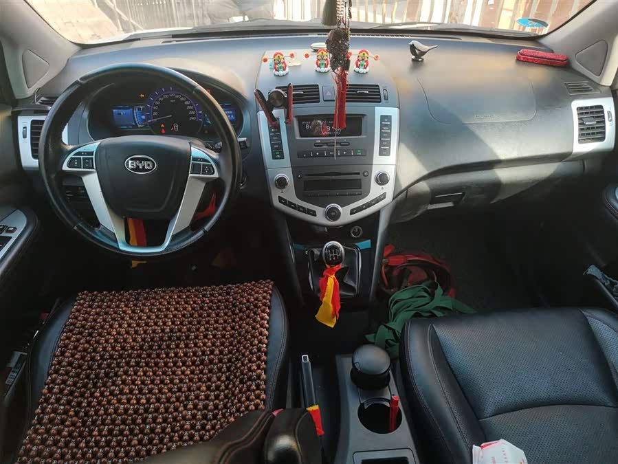 BYD S6 2015 car image #12