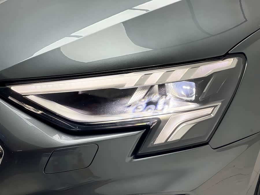 Audi A8 2021 imagen de coche #12