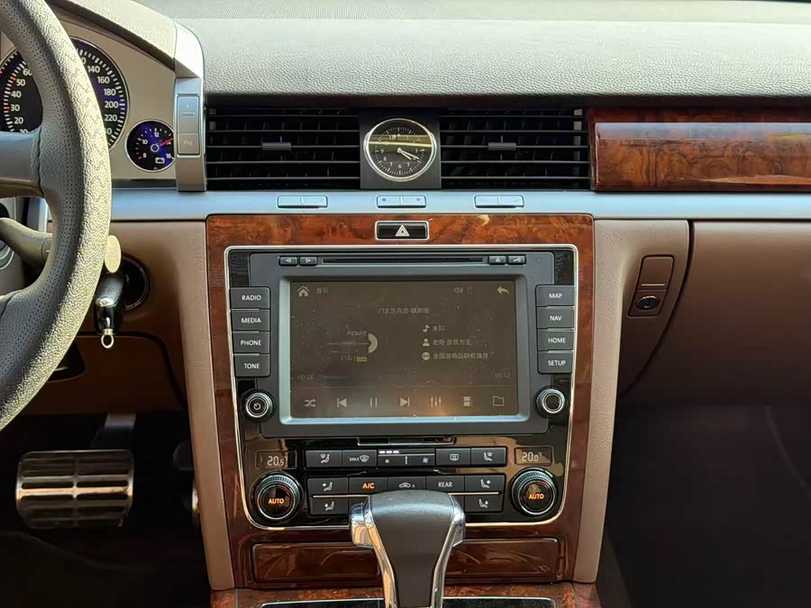 Volkswagen Pheaton 2016 immagine di auto #12