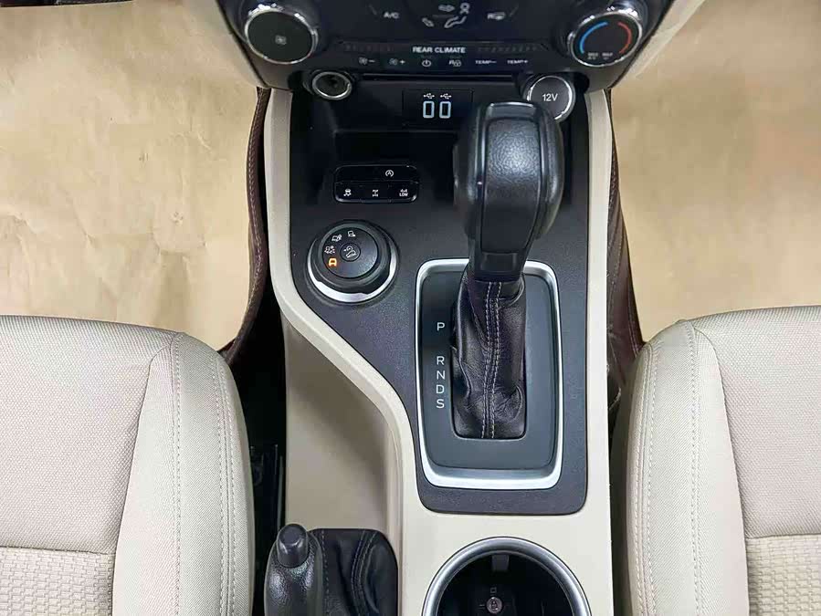 Ford Everest 2020 car image #12