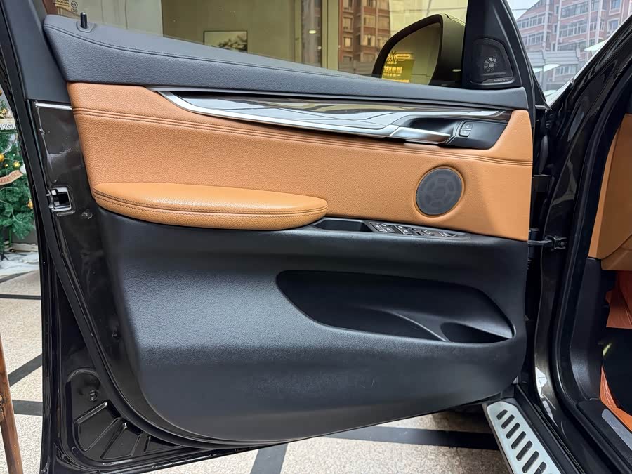 BMW X6 2016 car image #12