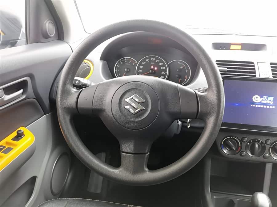 Suzuki Swift 2018 car image #12