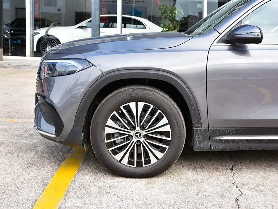 Mercedes-Benz EQB Class 2025 immagine di auto #12