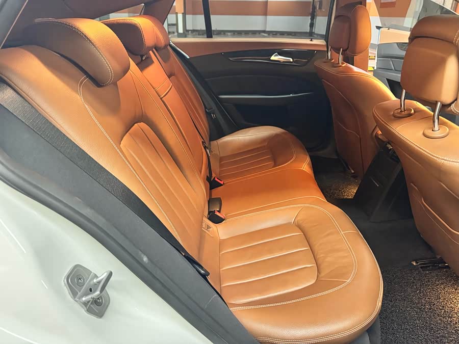 Mercedes-Benz CLS Class 2016 car image #12