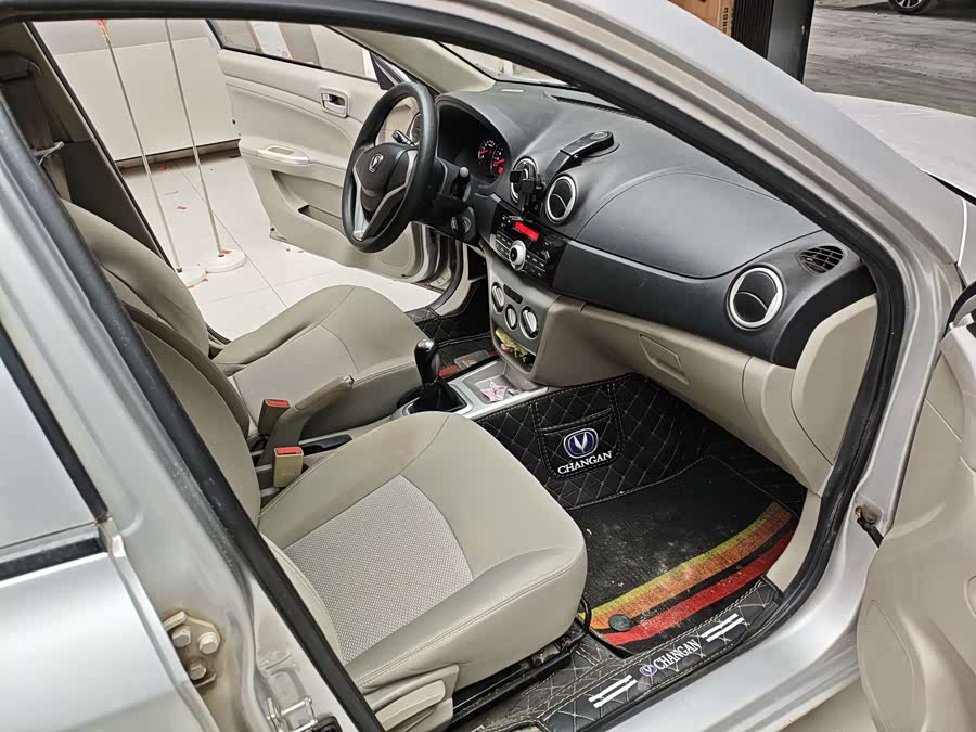 长安 悦翔V3 2015 汽车图片 #12