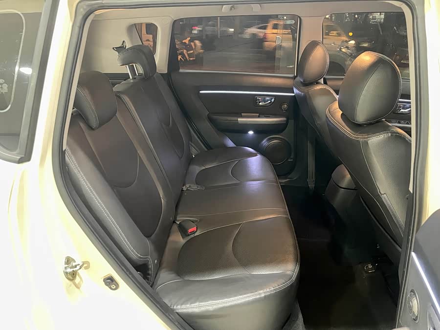 Kia Soul 2013 immagine di auto #12