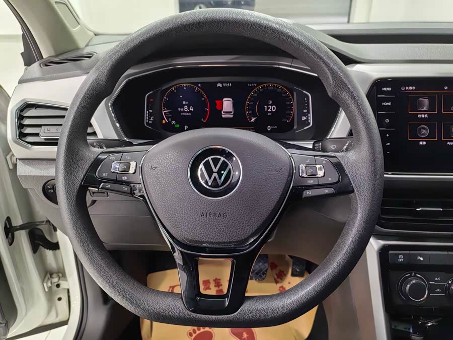 Volkswagen T-Cross 2022 car image #12