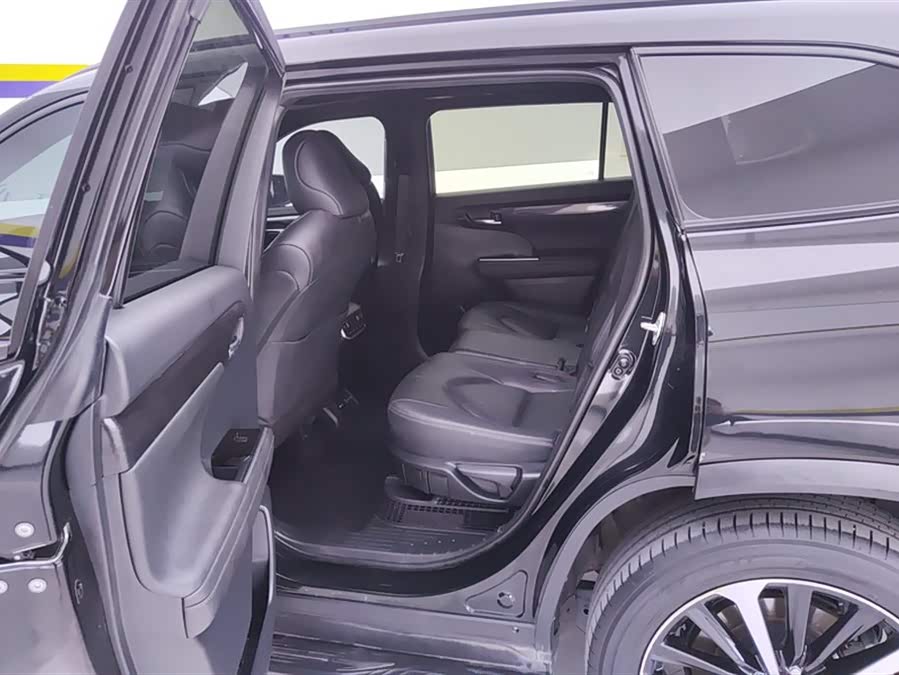 Toyota Crown Kluger 2023 #12 Toyota Crown Kluger 2023 car image #12