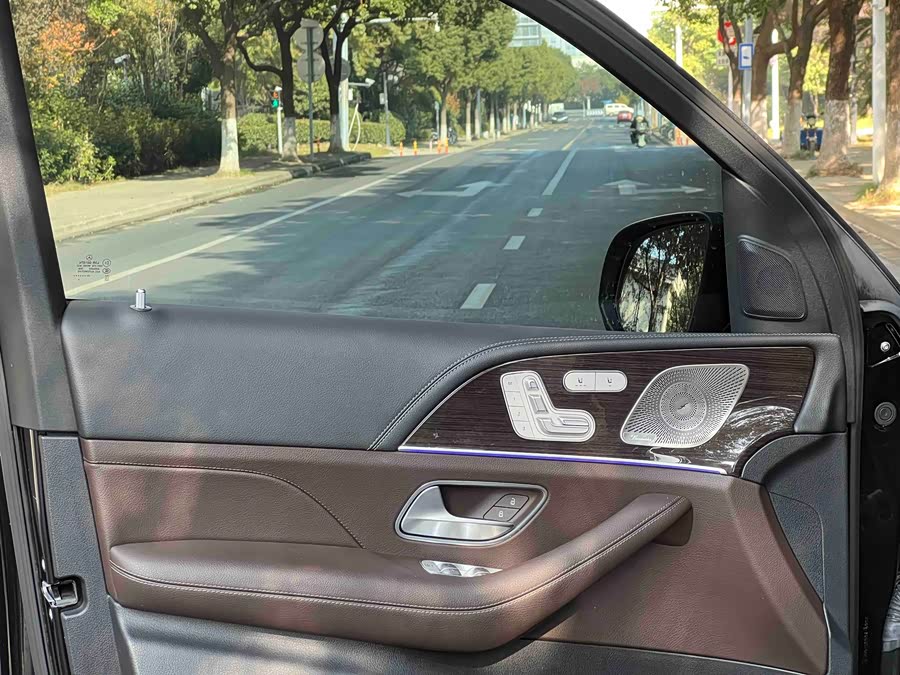 Mercedes-Benz GLS Class 2021 car image #12